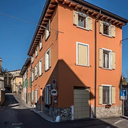 B&B Al Vicolo Di Mezzo Monzambano Buitenkant foto