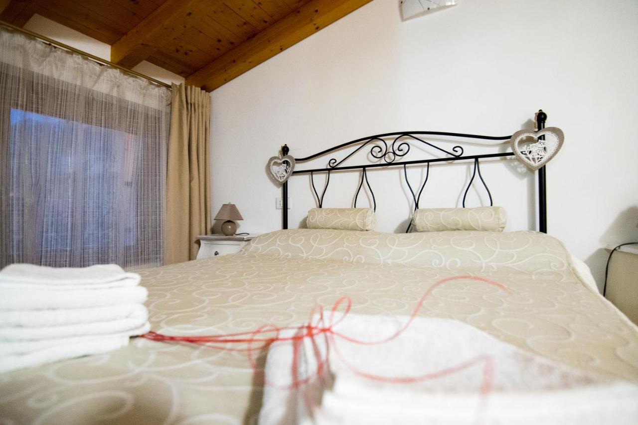 B&B Al Vicolo Di Mezzo Monzambano Buitenkant foto